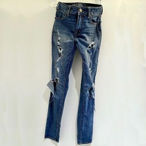 AE Size 4 Distressed Skinny Jeans